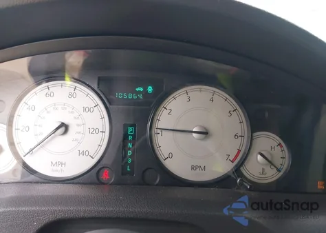 2005 Chrysler 300 Touring z USA, uszkodzony, nr VIN 2C3AA53G25H595562